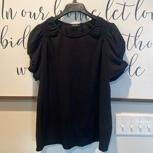 Doe and Rae black top